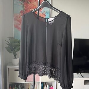 Romeo & Juliet Couture Black Lace-Hem Long Sleeve Blouse